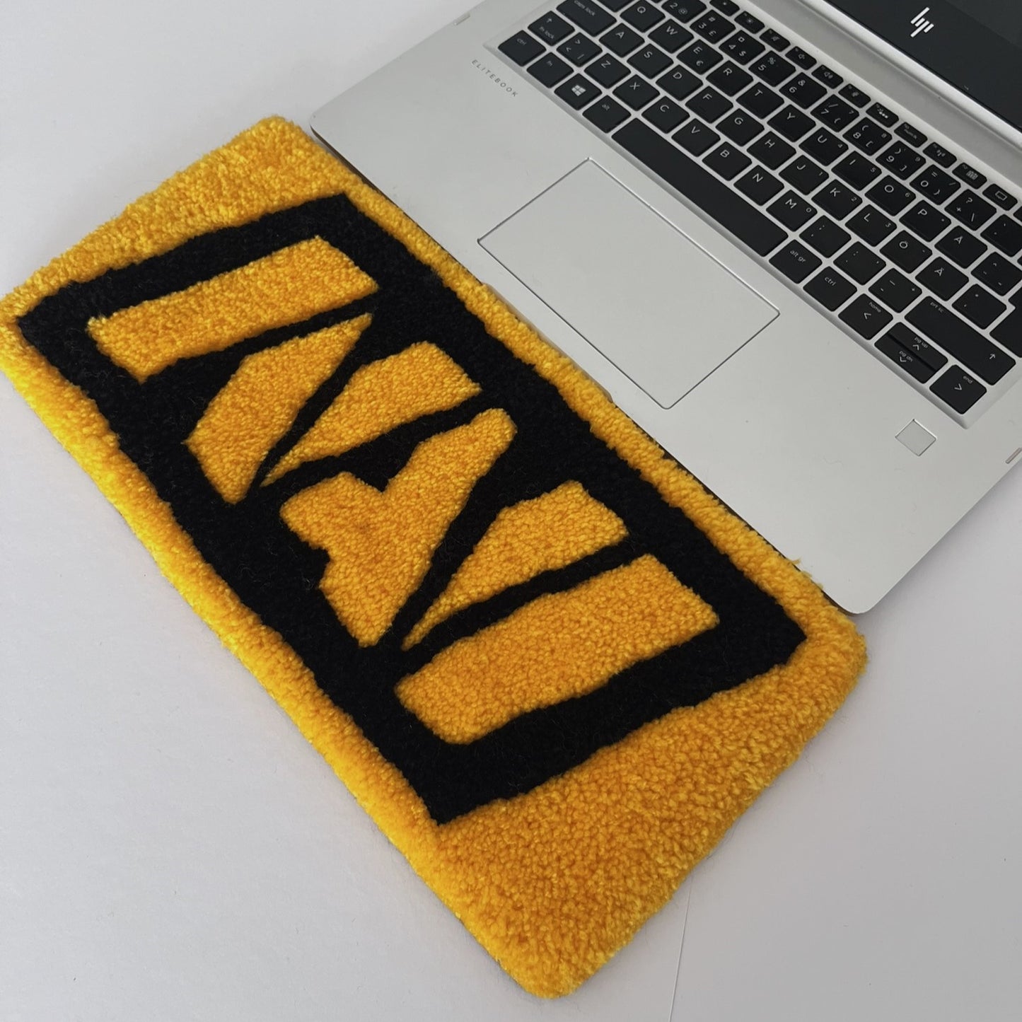 Kilimėlis prie klaviatūros „Navi“