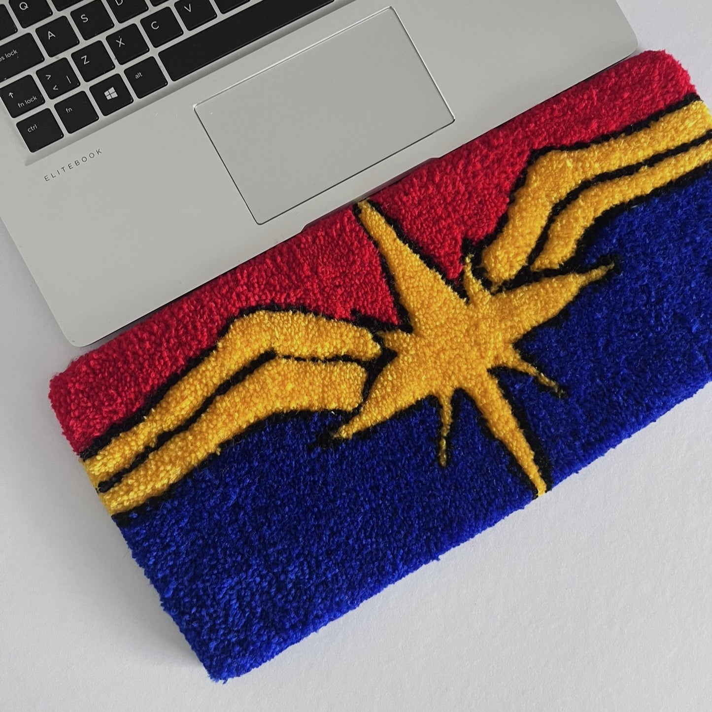 Kilimėlis prie klaviatūros „Kapitonė Marvel“